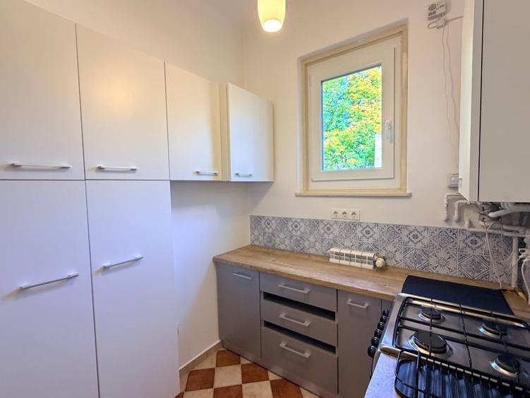 Apartament cu 2 camere decomandat, mobilat în Centrul Istoric