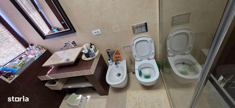 Casă cu 4 camere în Bucium