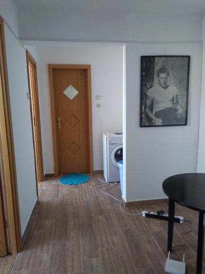 Apartament cu 3 camere decomandat în Obor