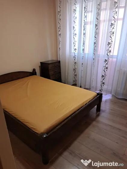 Apartament cu 3 camere decomandat în Cantemir