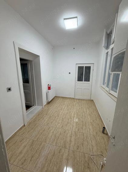 Spațiu comercial, de 85 mp, în Central