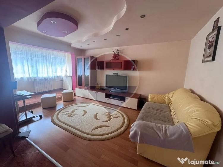 Apartament cu 3 camere decomandat în Nord