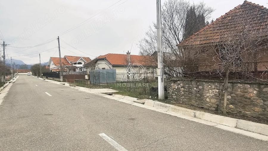Casă cu 3 camere cu Teren 3019 Mp în Rasovița