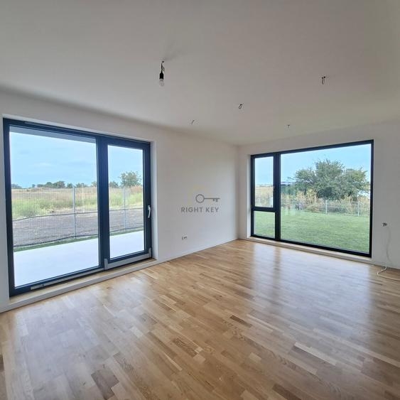 Duplex cu 5 camere cu Canalizare în Otopeni