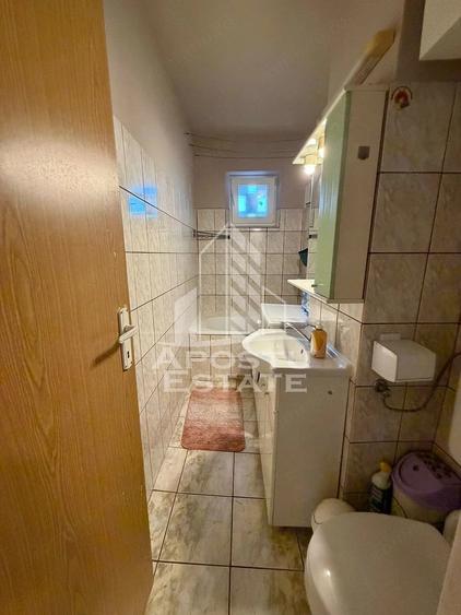 Apartament cu 3 camere semidecomandat în Cetății