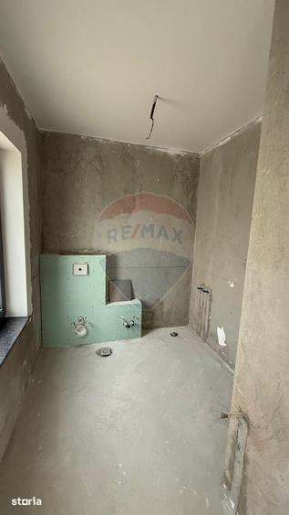 Casă cu 4 camere cu Teren 330 Mp în Central