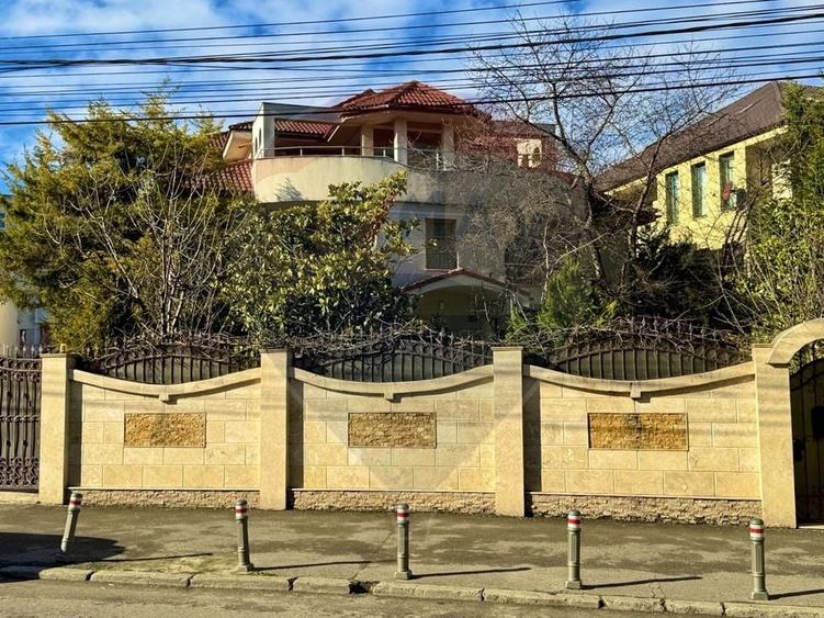 Casă cu 8 camere cu Piscina în Stadion