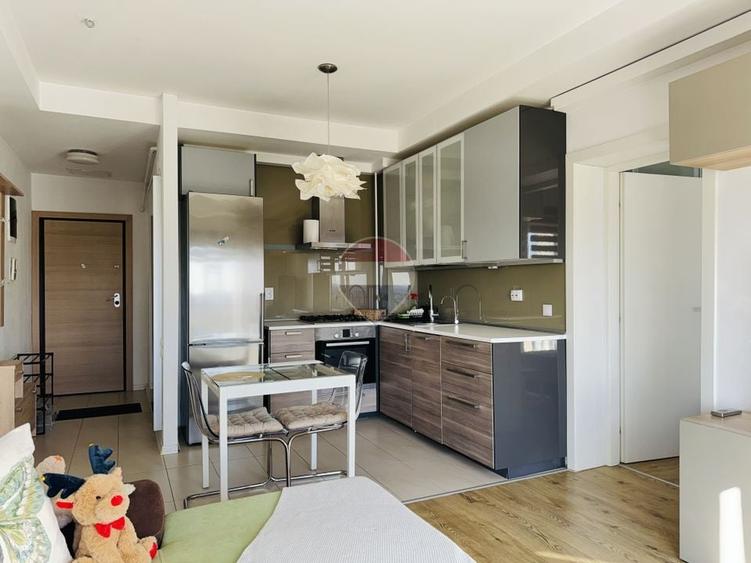 Apartament cu 2 camere semidecomandat, mobilat în Ștefăneștii de Jos