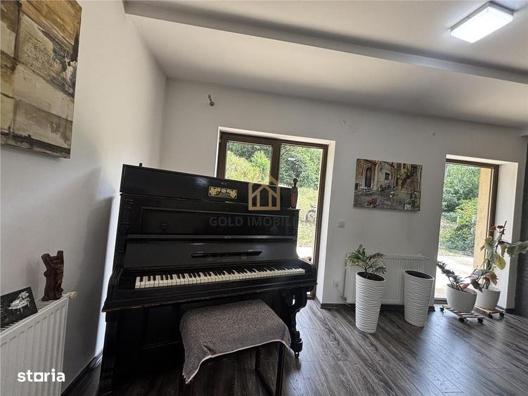 Casă cu 4 camere în Central