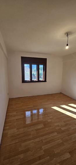 Apartament cu 2 camere semidecomandat în Șuncuiuș