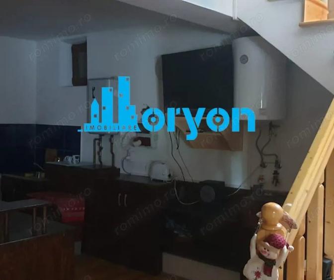 Casă cu 6 camere cu Teren 300 Mp în Rânca