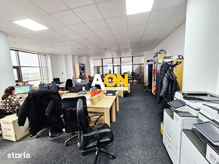 Spațiu comercial, de 3,000 mp, în Central