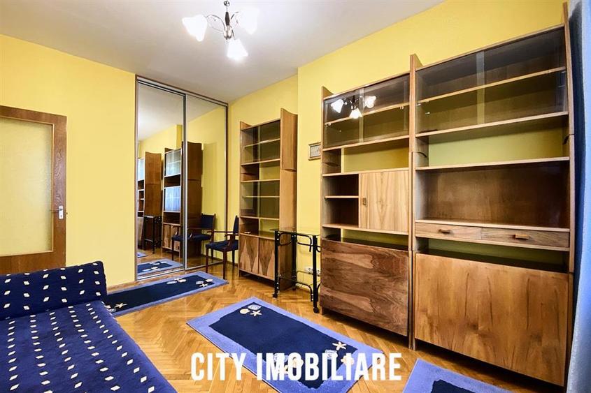 Apartament cu 3 camere decomandat, mobilat în Central