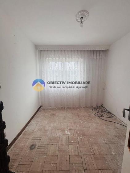 Apartament cu 4 camere decomandat în Durău
