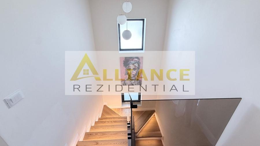 Casă individuală cu 4 camere cu Canalizare în Berceni