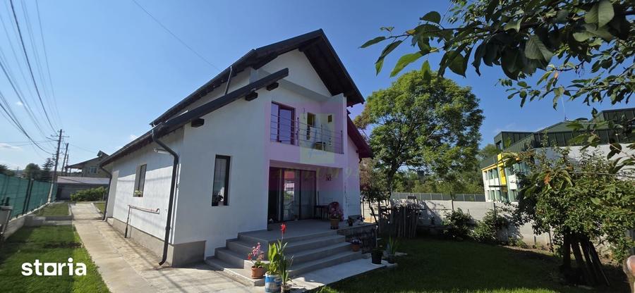 Casă cu 4 camere cu Teren 497 Mp în Central