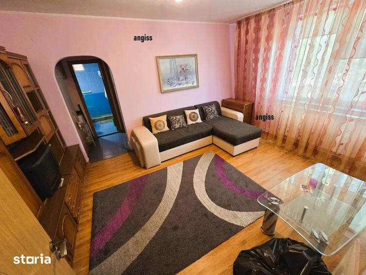 Apartament cu 3 camere semidecomandat în Faleză