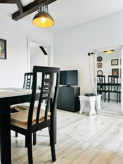 Apartament cu 4 camere decomandat, mobilat în Bălcescu
