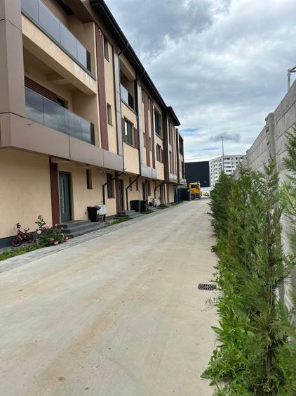 Casă cu 5 camere cu Canalizare în Metalurgiei