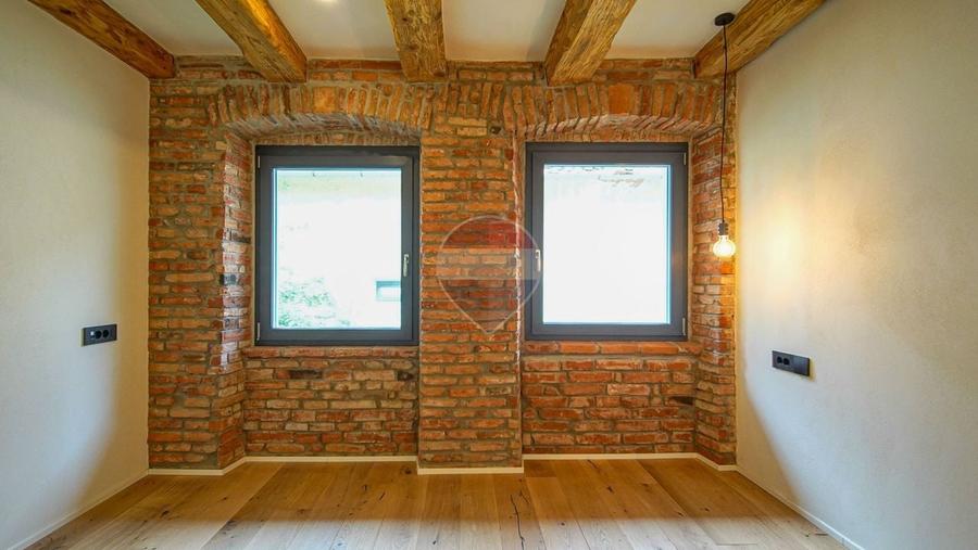 Apartament cu 3 camere decomandat în Centrul Istoric