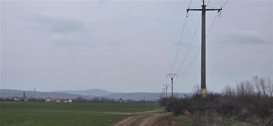 Teren agricol extravilan de 7900 mp, în Industrială