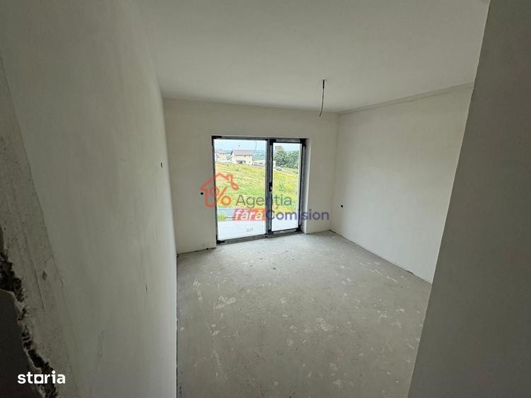 Casă cu 4 camere în Pietrăria