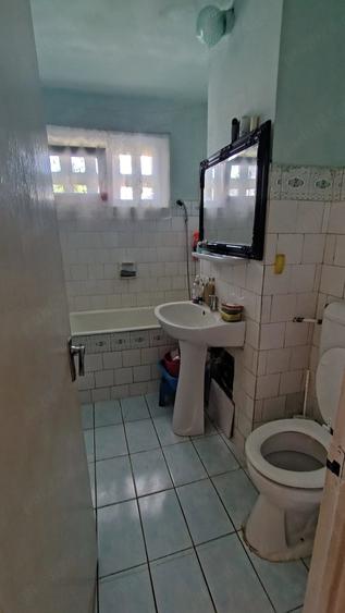 Apartament cu 2 camere semidecomandat în Moroasa 2