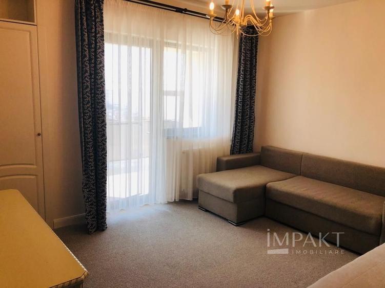 Apartament cu 4 camere semidecomandat, mobilat în Europa