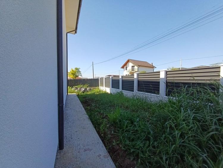Casă individuală cu 4 camere cu Teren 430 Mp în Valea Adâncă