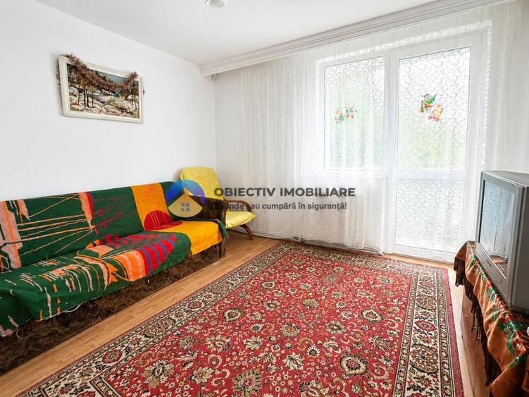 Apartament cu 3 camere decomandat în Mărăței