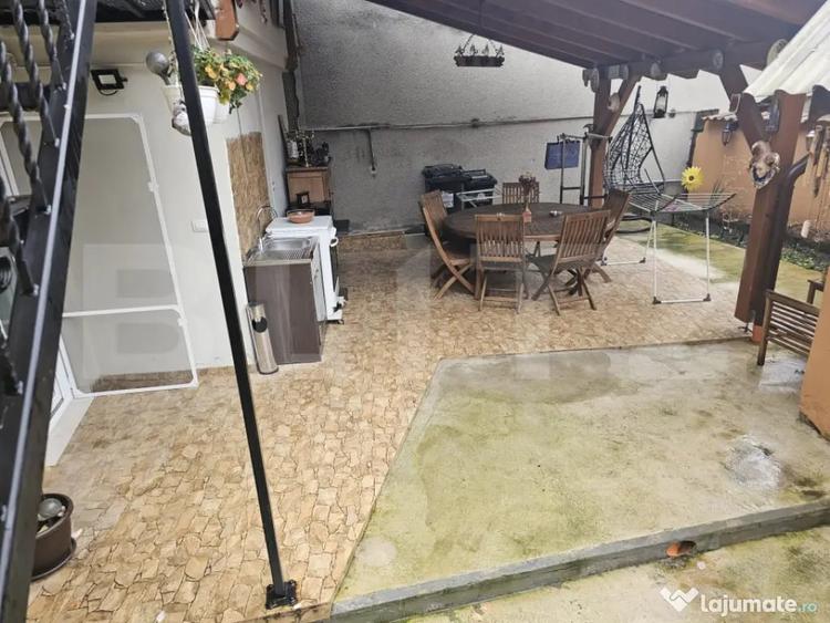 Apartament cu 3 camere semidecomandat în Central