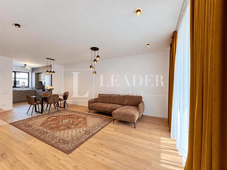Casă cu 5 camere cu Teren 100 Mp în Pipera