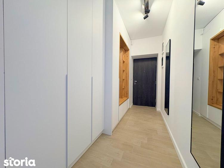 Apartament cu 2 camere, mobilat în Est