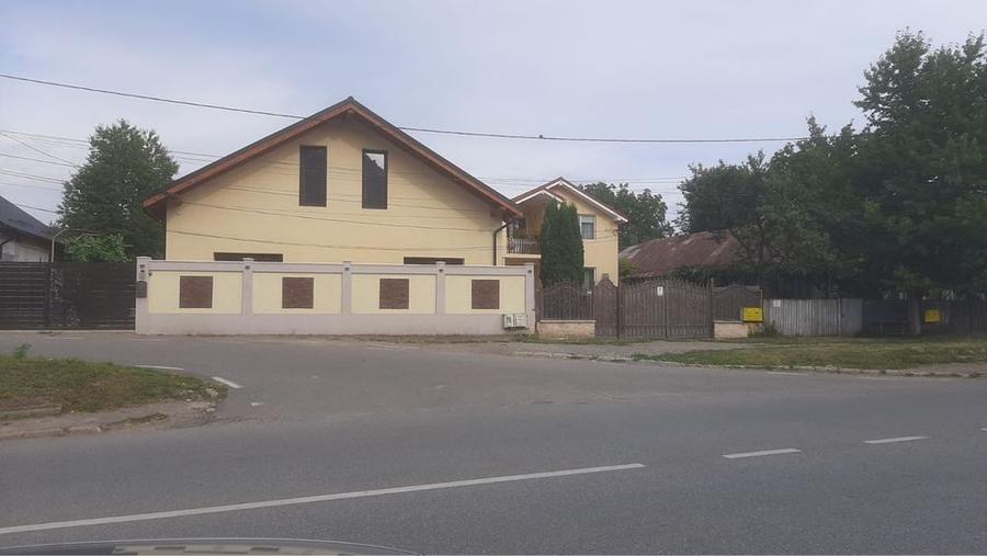 Casă cu 4 camere în Central