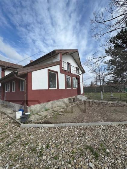 Casă individuală cu 5 camere cu Teren 4040 Mp în Drăgoești