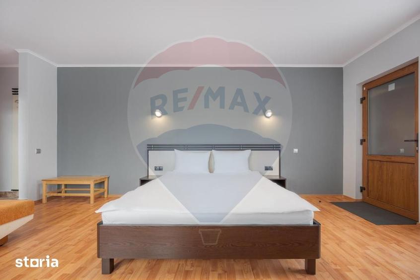 Casă cu Teren 5375 Mp în Sânmartin
