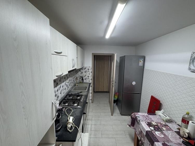 De vanzare apartament 2 camere decomandat 62mp utili parter inalt 2 bai - 3
