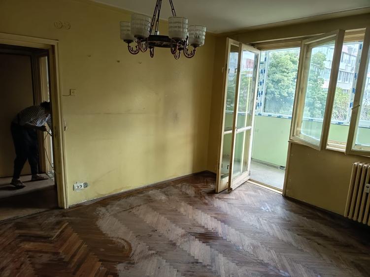 Apartament cu 2 camere semidecomandat în Iancului