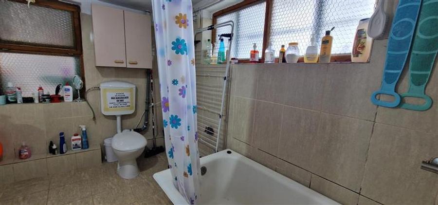 Casă individuală cu 11 camere cu Canalizare în Exterior Vest