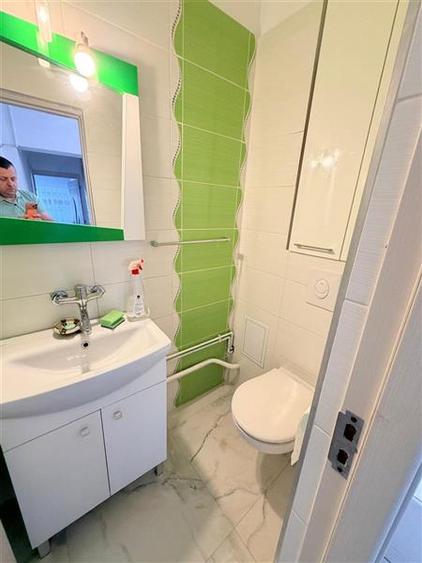 Apartament cu 3 camere decomandat, mobilat în Dacia