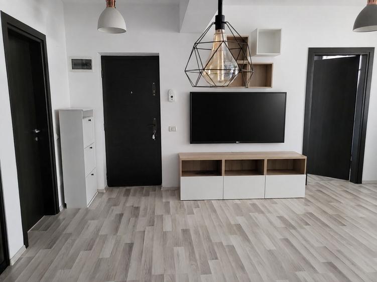 Apartament cu 2 camere semidecomandat în Central