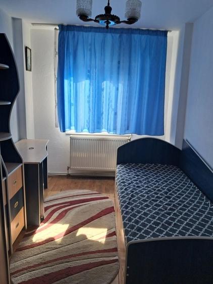 Apartament cu 3 camere decomandat în Unirii Sud