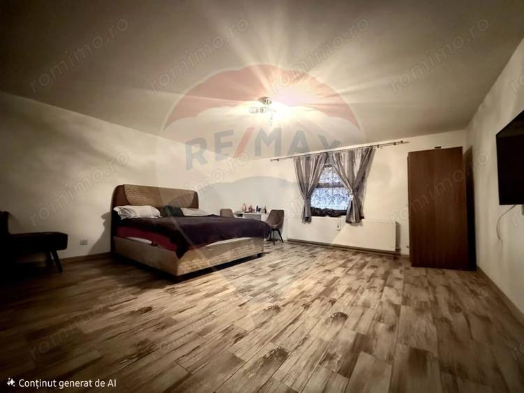 Casă cu 5 camere cu Teren 6117 Mp în Voislova
