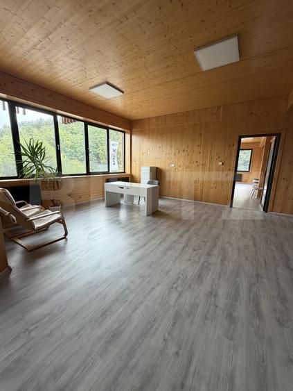 Spațiu comercial, de 329 mp, în Periferie