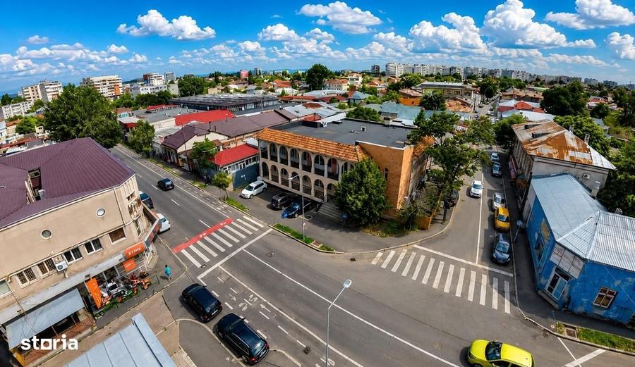 Spațiu comercial, de 974 mp, în Piața Centrală