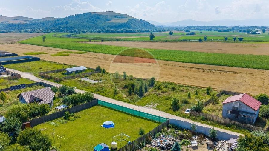 Teren Construcții intravilan de 1400 mp, în Bod