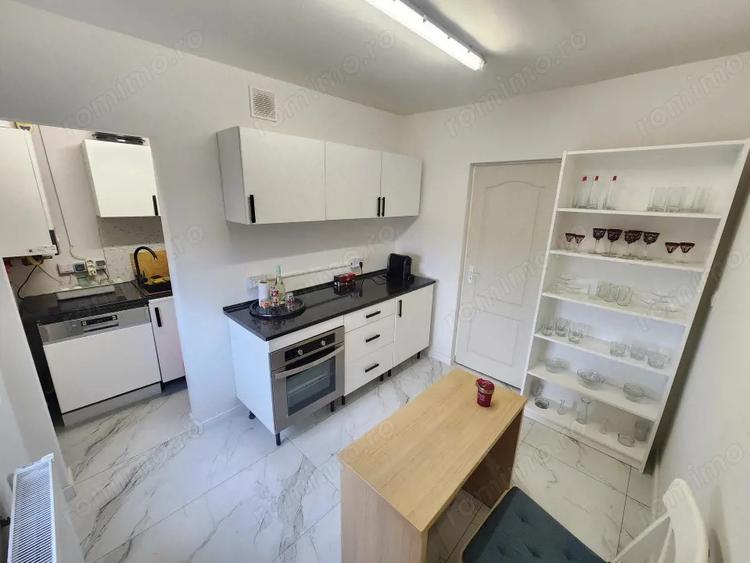 Apartament cu 3 camere decomandat, mobilat în Steaua