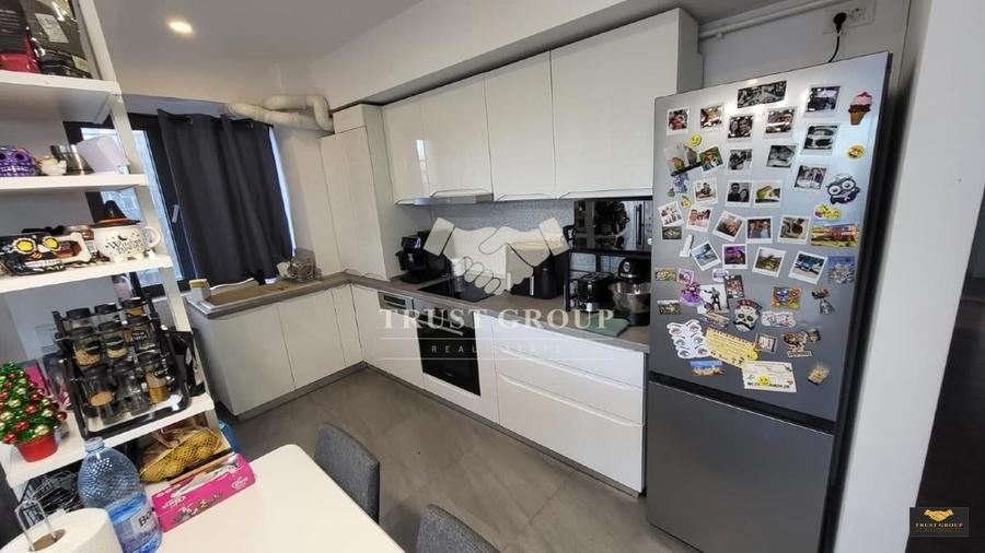 Apartament cu 3 camere decomandat, mobilat în Victoriei