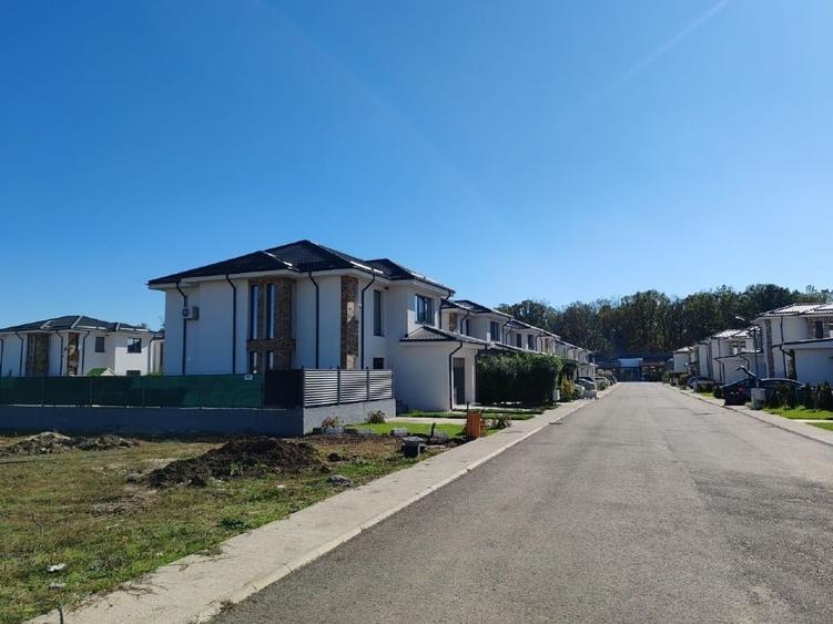 Teren Construcții intravilan de 500 mp, în Gulia