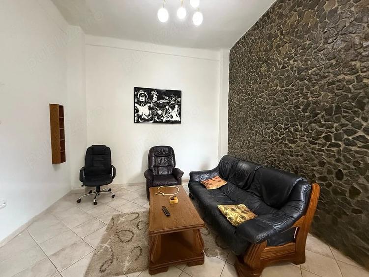 Apartament cu 4 camere decomandat în Podgoria